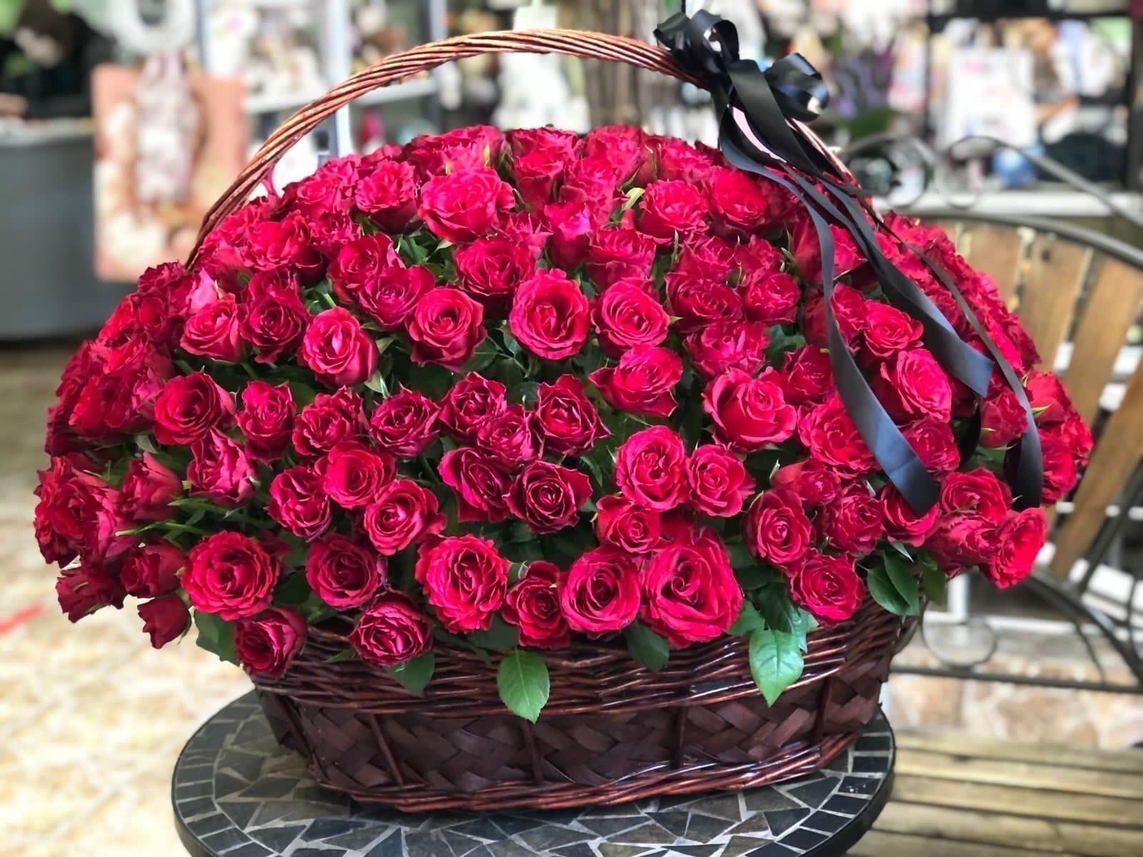 Корзины из живых цветов (от 25 тыс.руб)
